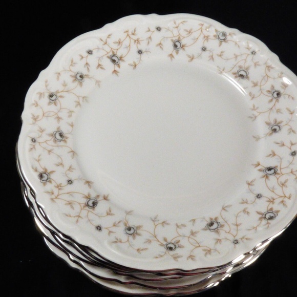 Lot of 7 bread plates 6.75" Mitterteich Bavaria Germany Lady Linda blue rose - Picture 3 of 8